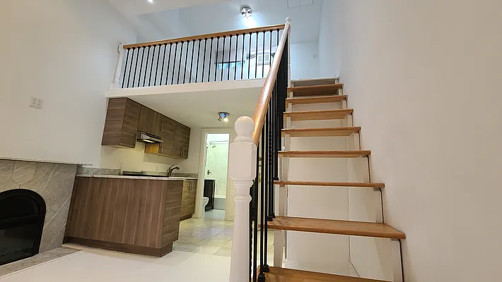 Rented by Aryeh Realty | media 10