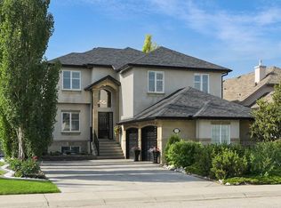 1458 N Strathcona Dr SW, Calgary, AB T3H 4R7