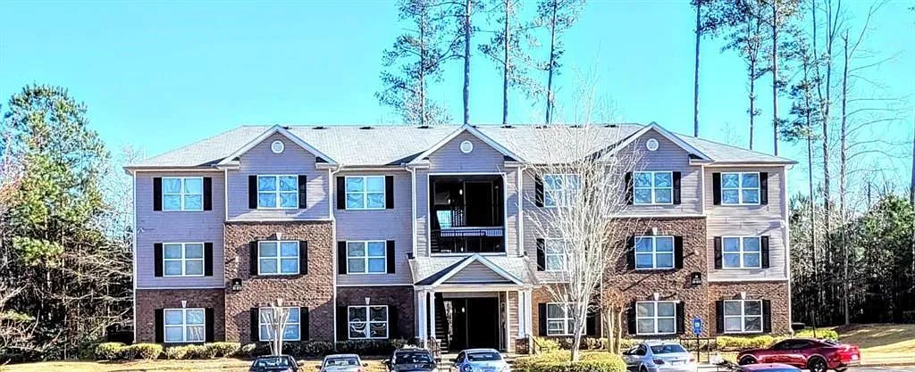 3 bed, 2.0 bath, 1292 sqft, $1,550 — Photo 1