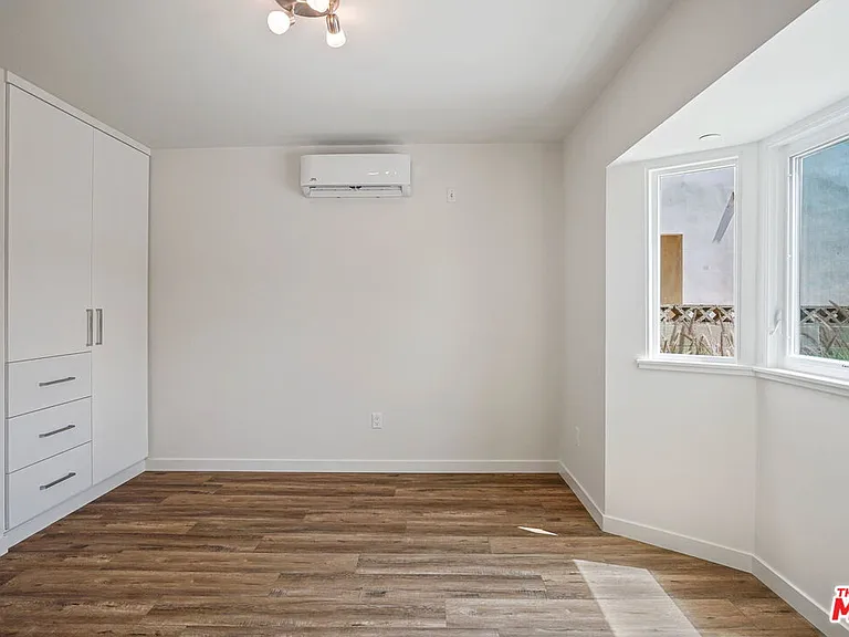 1166 S Cochran Ave #2 — Photo 16