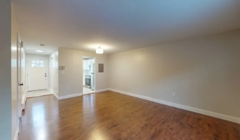 569 Center St #7 — Photo 9