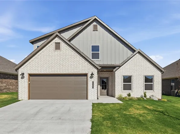 2303 Lexington St, Siloam Springs, AR 72761