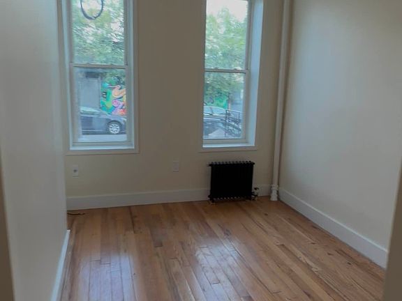 4th image of 89 Verona St APT 1R