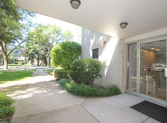 3rd image of 415 Franklin Ave APT 3