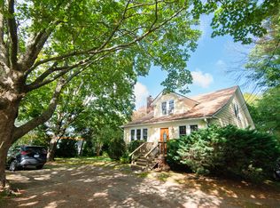 556 E Main Rd, Middletown, RI 02842