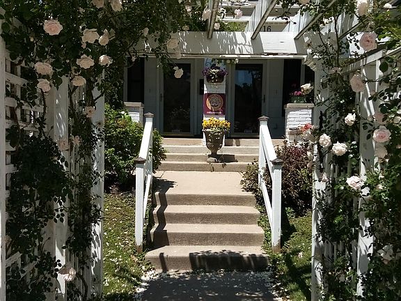 Join us for a glass of iced tea!