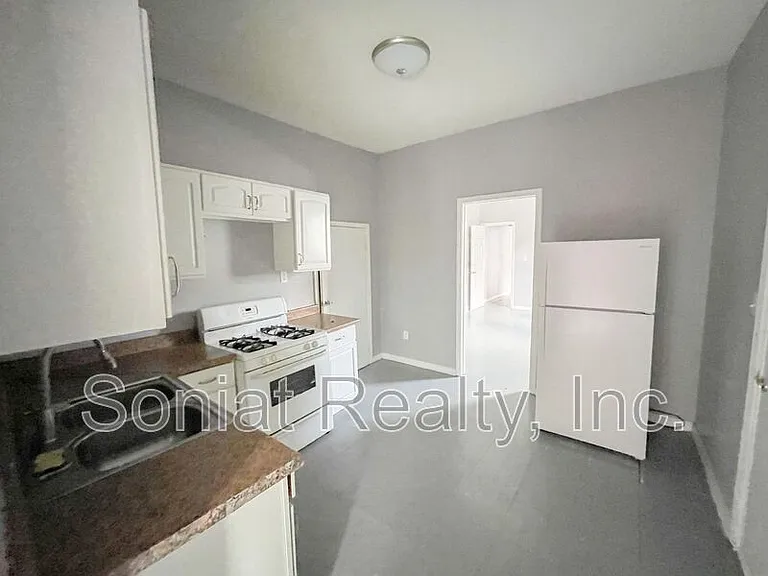 1726 Mandeville St — Photo 7