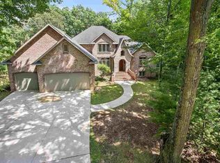 2813 River Forest Hills Dr, Pulaski, WI 54162