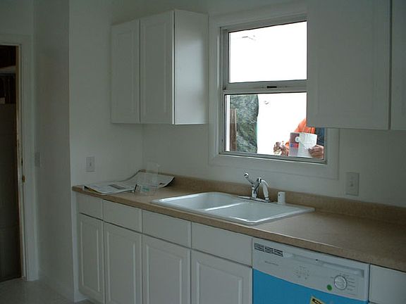 5th image of 33 E Madill St