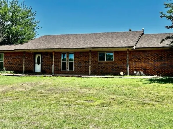 1011 Canyon Ridge Rd, Clinton, OK 73601