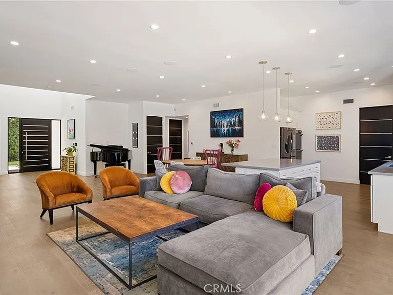5541 Matilija Ave — Photo 8