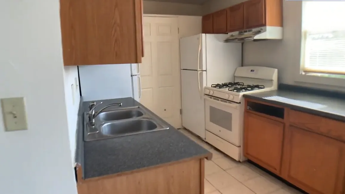 209 Williams Street - 3 — Photo 4