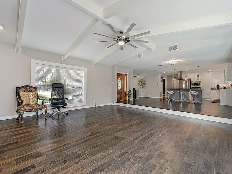 3105 Twilight Trl — Photo 11