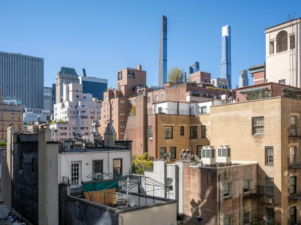 650 Park Avenue image 1 of 10