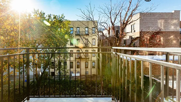 Rented by Nooklyn NYC LLC | media 79