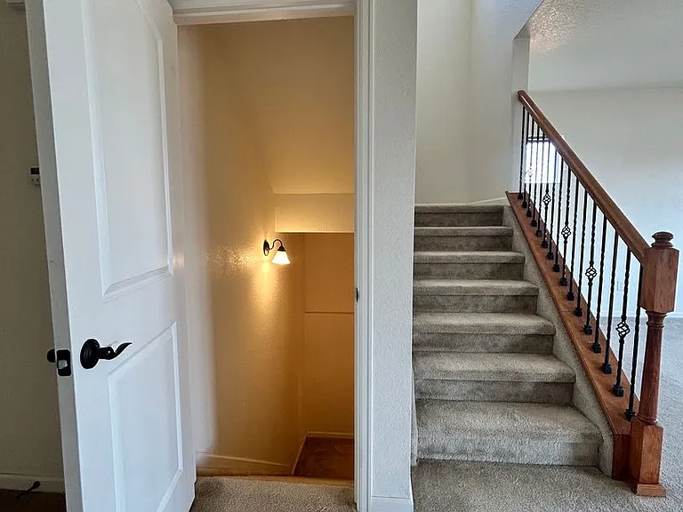 502 W 169th Pl — Photo 39