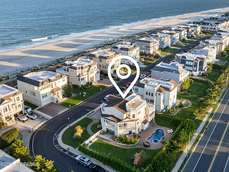2 Tradewinds Ln — Photo 1