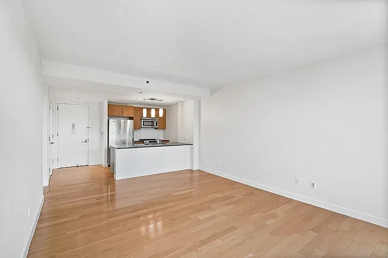3260 Henry Hudson Parkway — Photo 3