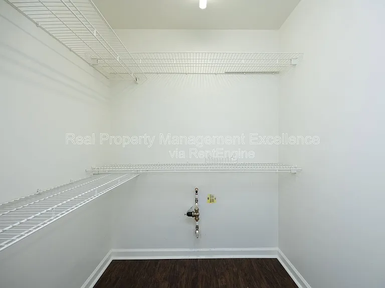 521 Renshaw Ct — Photo 24