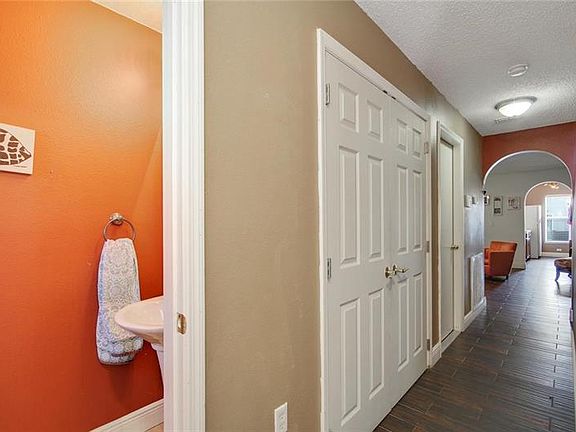 4th image of 2734 Dodds Ln