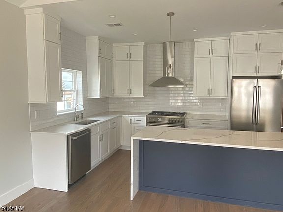 3rd image of 402 Rutgers Ave