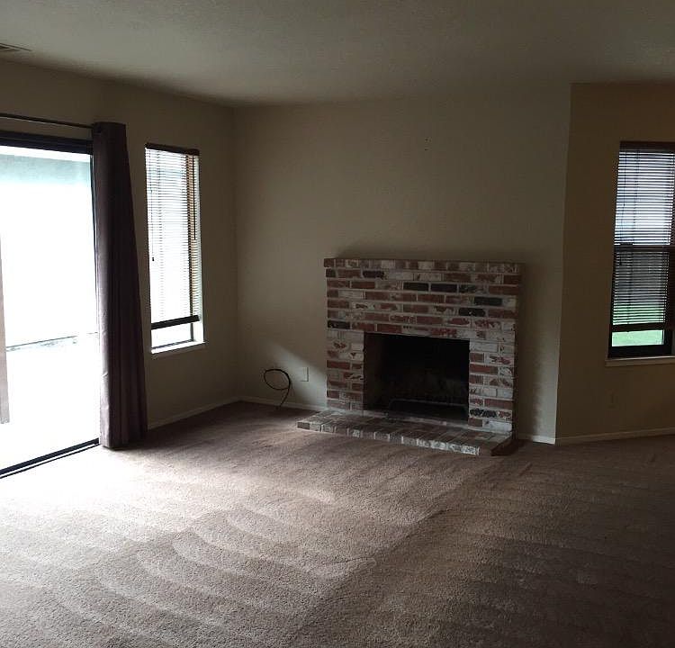 2nd image of 3135 Sea Gull Ln