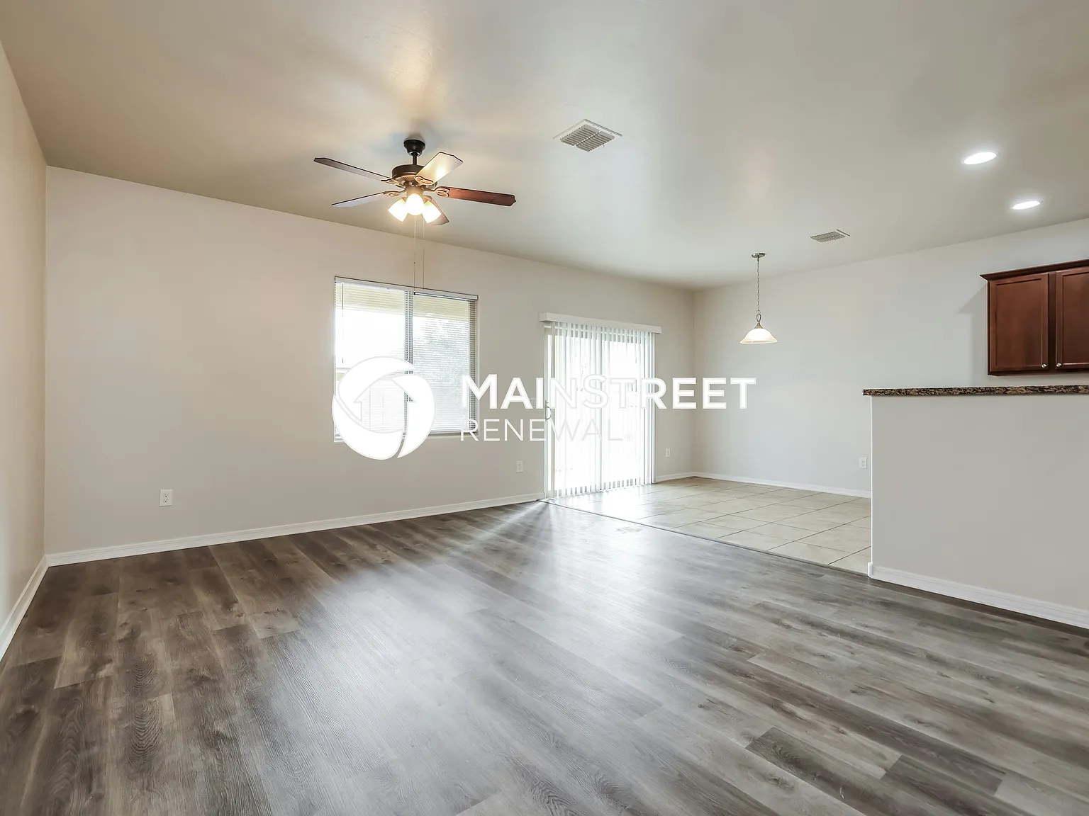 8285 W Kittiwake Ln — Photo 2