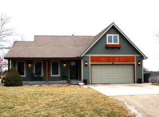 7997 Miami Ln, Ozawkie, KS 66070