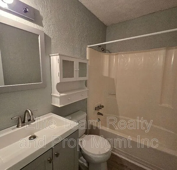 2021 Downey St — Photo 19