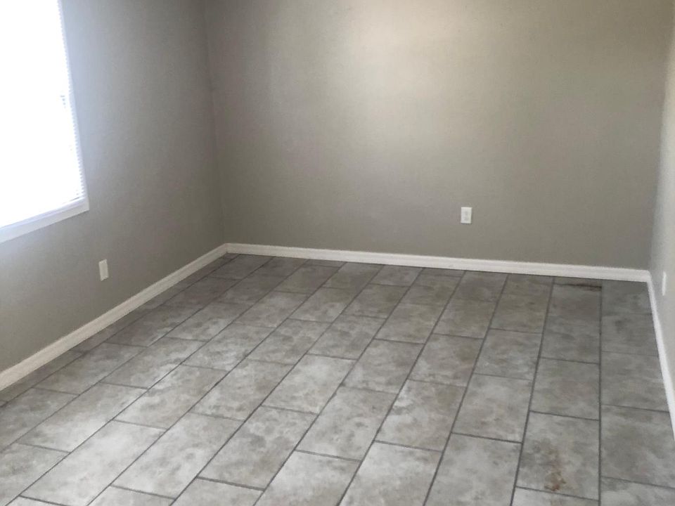 1st image of 1602 S Crystal Lake Dr APT 8