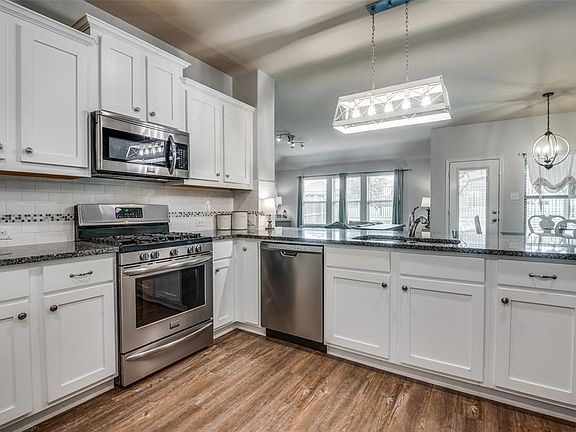 3rd image of 668 Bassett Hall Rd