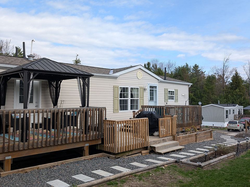 1st image of 1007 Racoon Rd #133