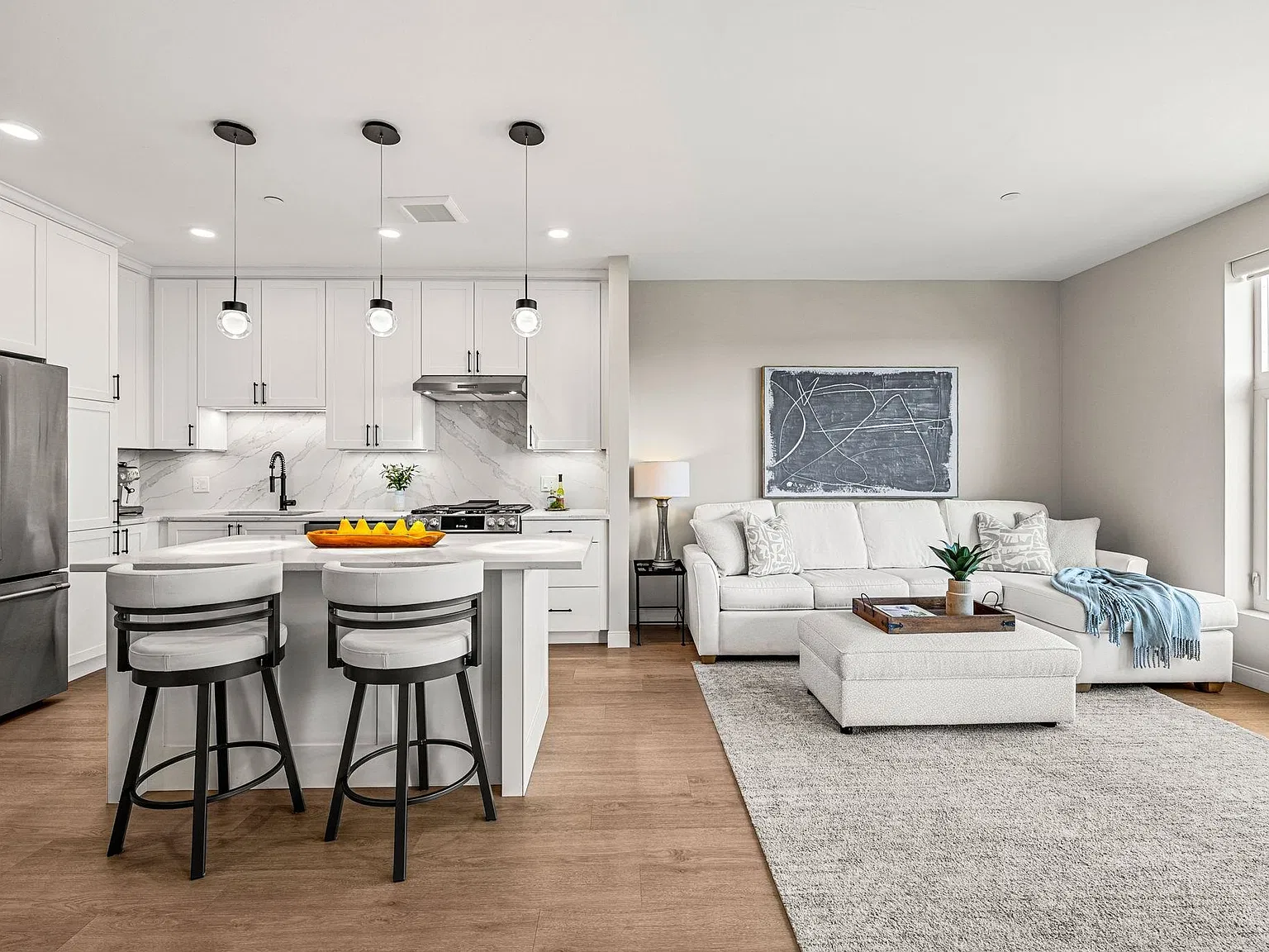 1 bed, 1.0 bath, 1001 sqft, $4,250 — Photo 1