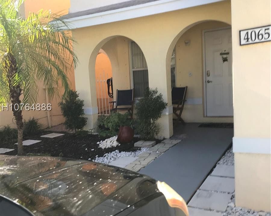 1st image of 4065 Eastridge Cir