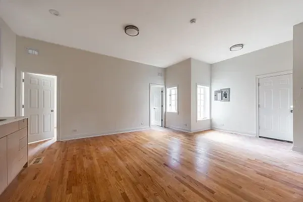 2 bed, 850 sqft, $2,500 — Photo 4