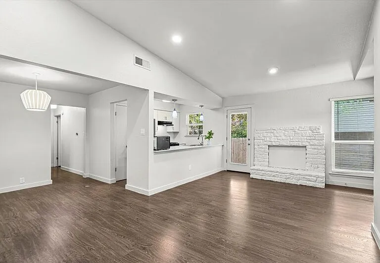 826 King Albert St #B — Photo 4