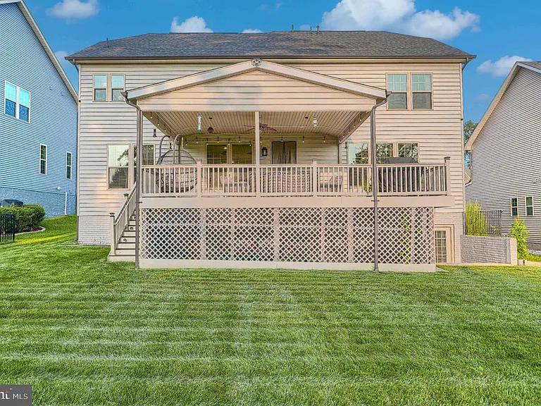 7142 Starmount Way — Photo 85