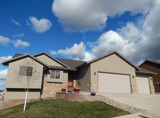2946 Motherlode Dr, Rapid City, SD 57702