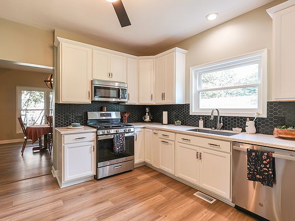 2nd image of 16 Crystal Ridge Dr