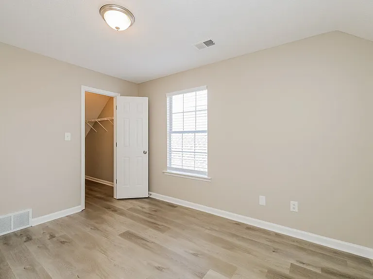 1424 Radley Cv — Photo 14