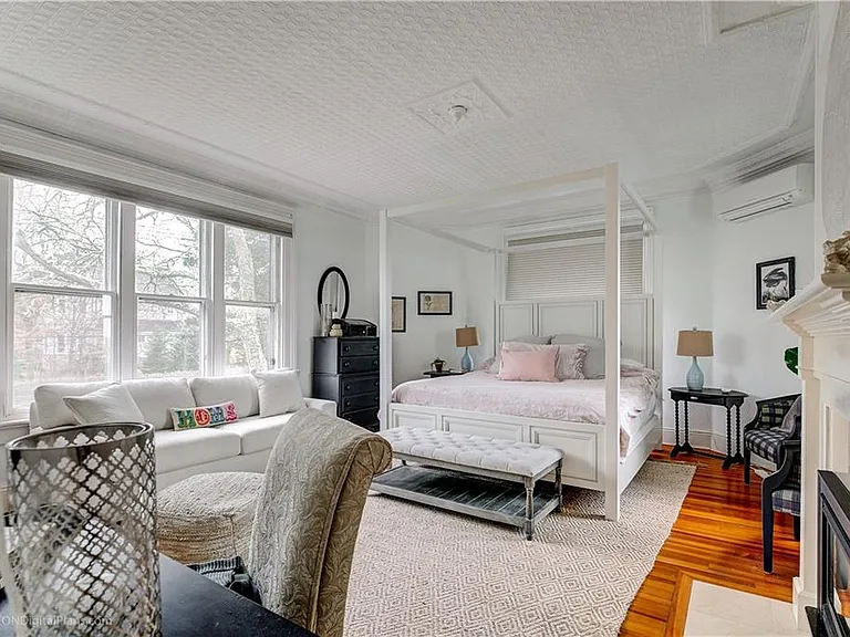 569 Spring St #2 — Photo 12