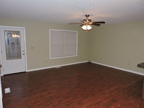 5th image of 910 Cottonwood Dr
