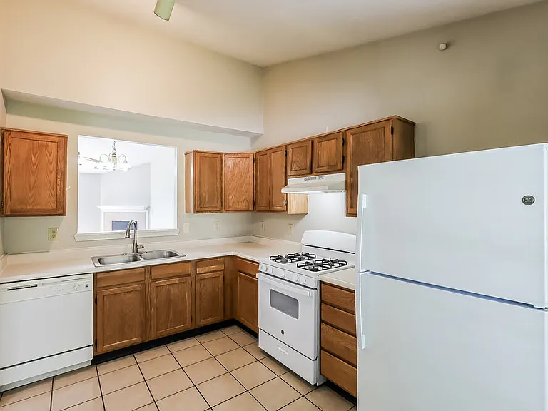 5384 Lakeside Manor Dr — Photo 6