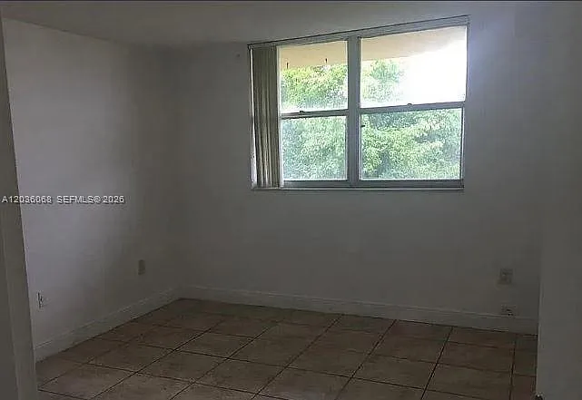 Bayview Palms Condo — Photo 4