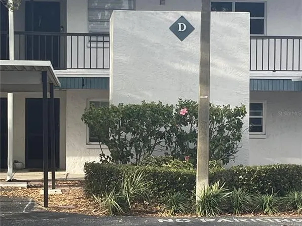7580 92nd St APT 105D, Seminole, FL 33777