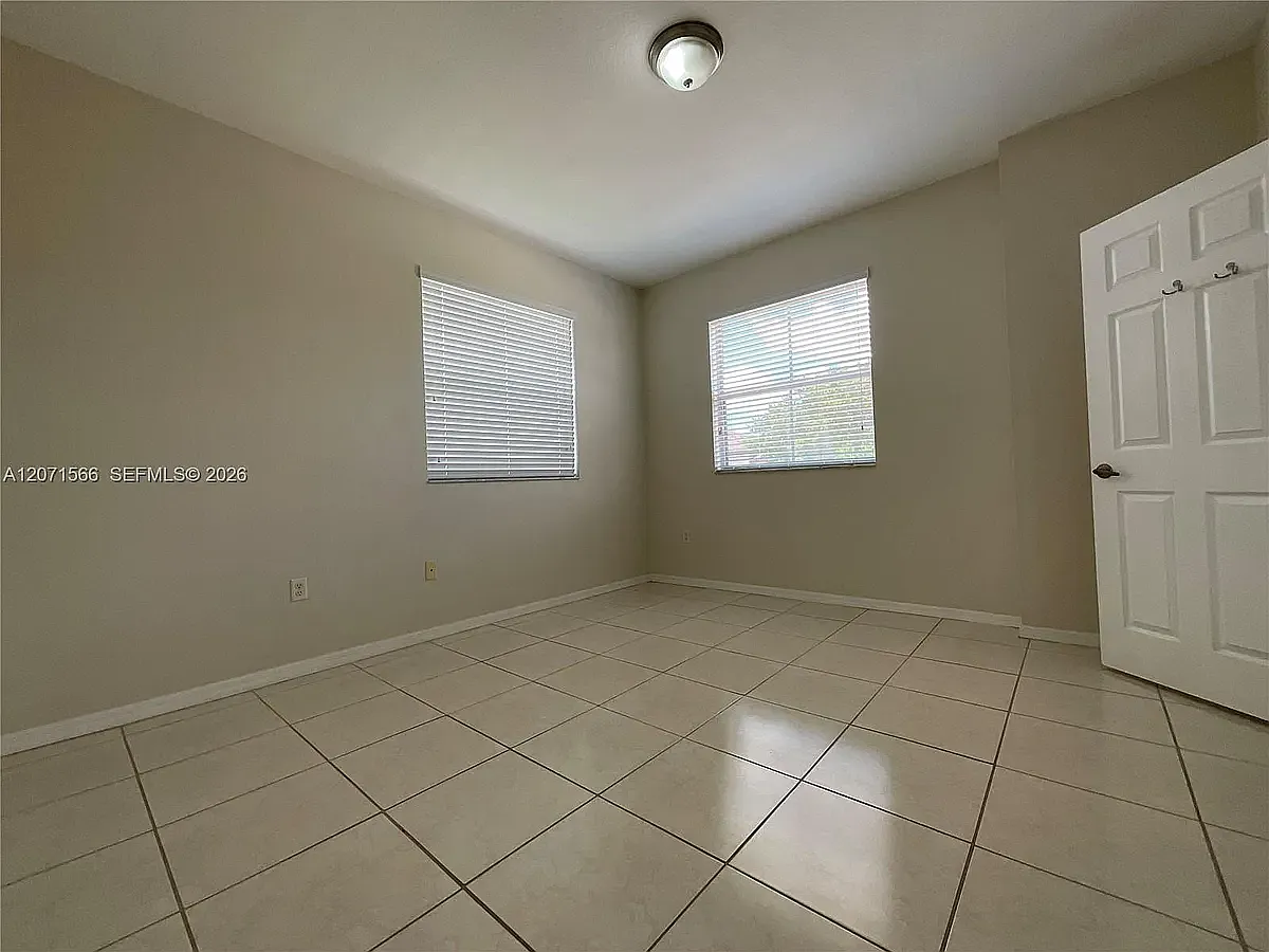 3 bed, 2.5 bath, 1478 sqft, $3,150 — Photo 4