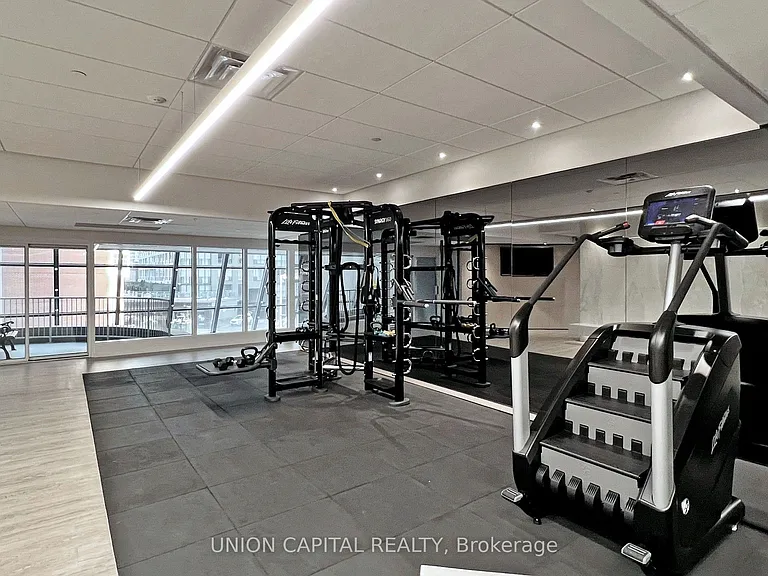 1001 Bay St #1009 — Photo 32