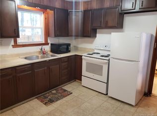 4 Strible Ln, Groton, CT 06355