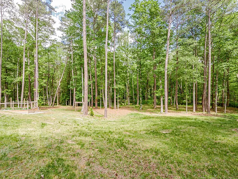 421 Pagebrook Dr — Photo 10