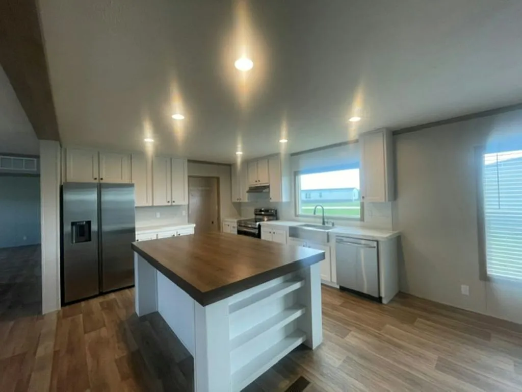4 bed, 2016 sqft, $1,750 — Photo 1